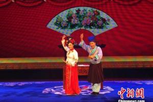 二人转罗成算卦全部东北二人转与内蒙古二人台联袂亮相吉林传统戏剧节