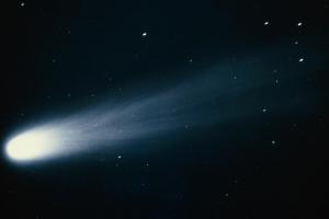 哈雷彗星命名源于什么（彗星命名哈雷原因是）