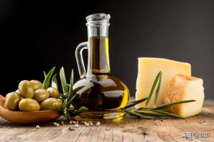 橄榄油怎么吃的正确方法（初榨橄榄油的正确吃法）