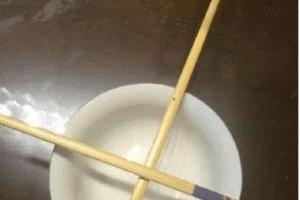 旧筷子折断才能丢?这是习俗,原来和筷子还有那么多忌讳